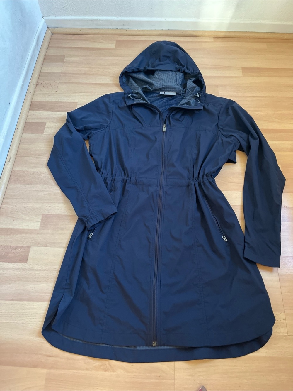 Athleta Lightweight Anorak with Hood Navy, Medium